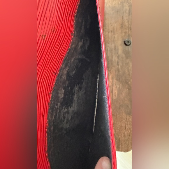 Louis Vuitton Art Deco Red Epi Envelope Clutch - Vintage - Picture 10 of 15